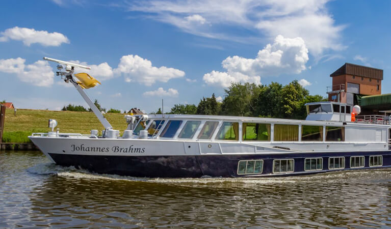 Motonave Johannes Brahms